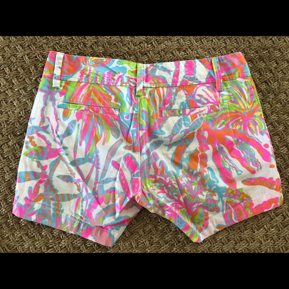 EUC Lilly Pulitzer Callahan Shorts - Picture 2 of 3